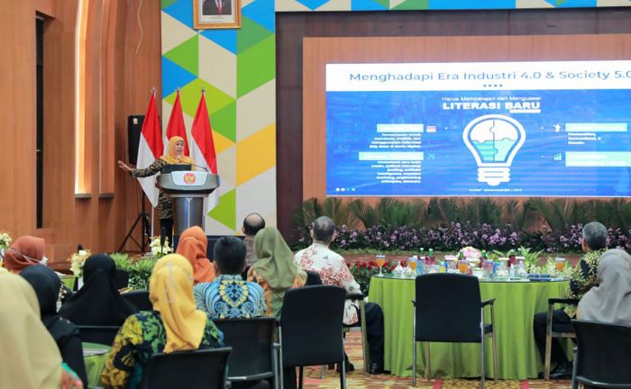 Berbagi Tips Wujudkan ASN BerAKHLAK, Gubernur Khofifah: Parepare Apple to Apple dengan Singapura Berbagi Tips Wujudkan ASN BerAKHLAK, Gubernur Khofifah: Parepare Apple to Apple dengan Singapura
