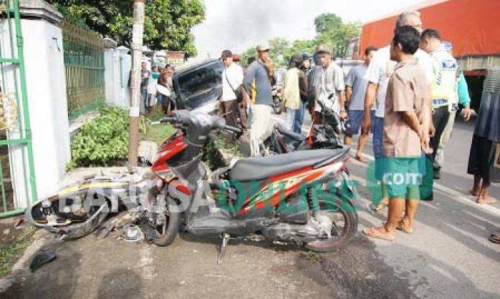Kecelakaan Beruntun di Jalan Provinsi Jombang-Surabaya, Satu Korban Tewas Kecelakaan Beruntun di Jalan Provinsi Jombang-Surabaya, Satu Korban Tewas