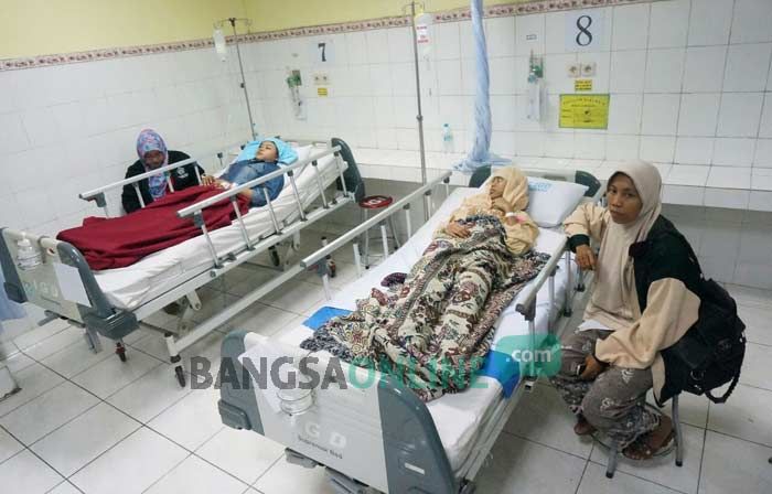 Dua Santri Tambakberas Korban Keracunan Asap Fogging masih Dirawat di RSUD Dua Santri Tambakberas Korban Keracunan Asap Fogging masih Dirawat di RSUD