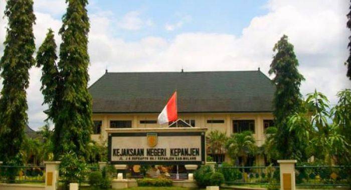 Dugaan Korupsi Pengadaan Seragam Disdik Malang, Rekanan tak Hadiri Panggilan Kejari Dugaan Korupsi Pengadaan Seragam Disdik Malang, Rekanan tak Hadiri Panggilan Kejari
