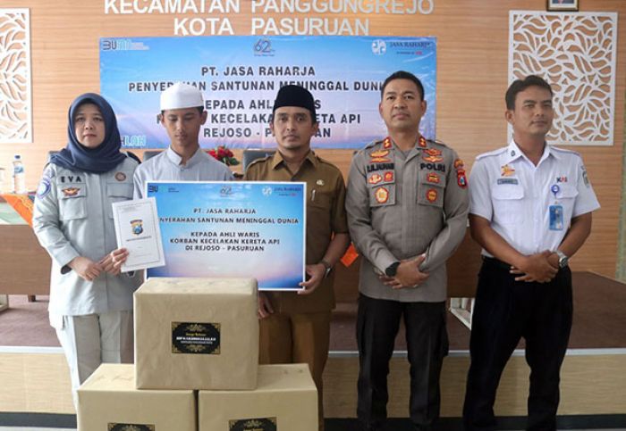 Wakil Wali Kota Pasuruan Serahkan Santunan untuk Keluarga Korban Kecelakaan Kereta Api