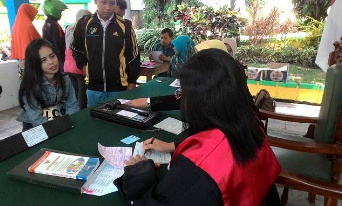 Terjaring Operasi Patuh, Pengendara Sidang di Lokasi Terjaring Operasi Patuh, Pengendara Sidang di Lokasi