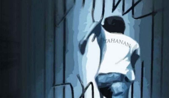 Tahanan Kabur dari Polsek Dukuh Pakis Ditangkap di Jakarta Tahanan Kabur dari Polsek Dukuh Pakis Ditangkap di Jakarta