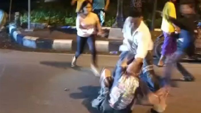 Adu Jontos Antar Pemuda di Pamekasan saat Malam Jumat Adu Jontos Antar Pemuda di Pamekasan saat Malam Jumat