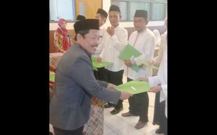 Ikut Nikmati Hasil Korupsi BOP, Kepala Kemenag Kota Pasuruan Dijebloskan ke Penjara Ikut Nikmati Hasil Korupsi BOP, Kepala Kemenag Kota Pasuruan Dijebloskan ke Penjara