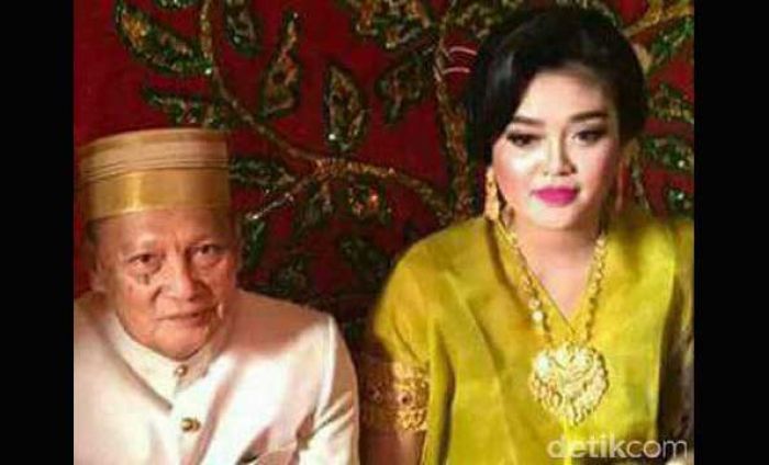 Usia 70 Tahun, Mantan Wawali Parepare Nikahi Mahasiswi dengan Mahar Rp 1 M Usia 70 Tahun, Mantan Wawali Parepare Nikahi Mahasiswi dengan Mahar Rp 1 M