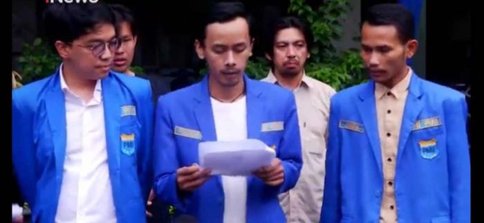 PMII Ajak Lawan Tirani, Desak Jokowi Berhenti Merusak Demokrasi dan Konstitusi PMII Ajak Lawan Tirani, Desak Jokowi Berhenti Merusak Demokrasi dan Konstitusi