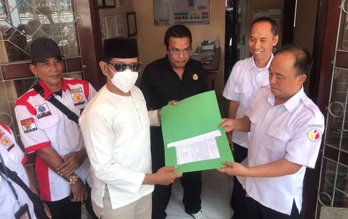 Loloskan Mantan Narapidana Jadi Calon Wali Kota, Warga Laporkan KPU Kota Blitar ke Bawaslu Loloskan Mantan Narapidana Jadi Calon Wali Kota, Warga Laporkan KPU Kota Blitar ke Bawaslu