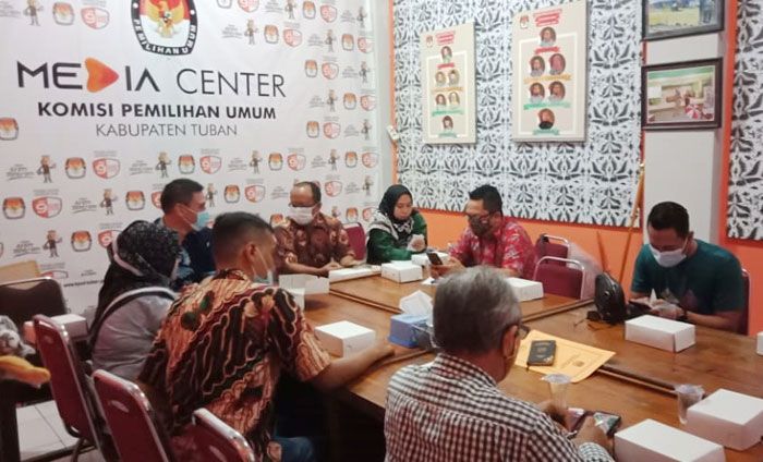 Begini Aturan Main KPU Tuban Soal Paslon Boleh Bawa HP Saat Debat Publik Kedua Begini Aturan Main KPU Tuban Soal Paslon Boleh Bawa HP Saat Debat Publik Kedua