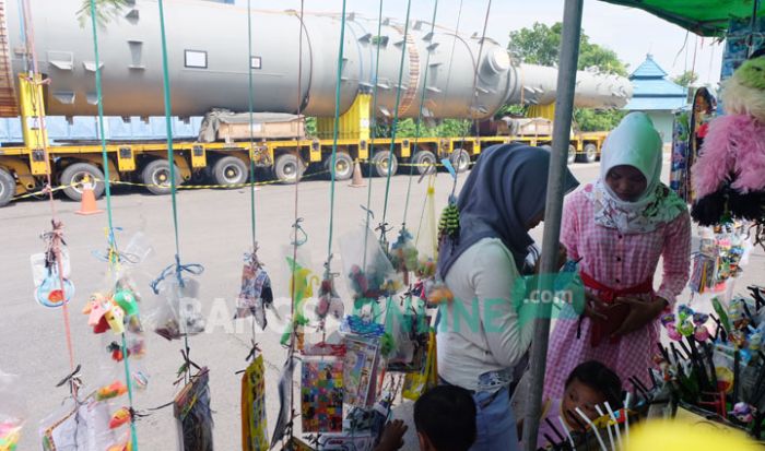Selexol Proyek J-TB Parkir di Baureno, Puluhan Pedagang Dadakan Ikut Selexol Proyek J-TB Parkir di Baureno, Puluhan Pedagang Dadakan Ikut