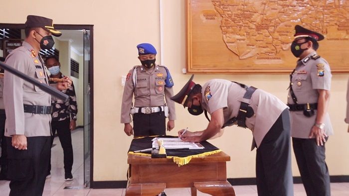 Kapolres Ngawi Pimpin Sertijab Kasat Narkoba Kapolres Ngawi Pimpin Sertijab Kasat Narkoba