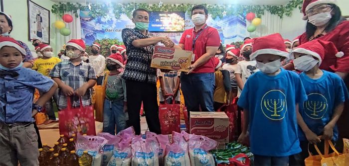 WOM Finance Kirim Bantuan CSR di Taman Bunga Bypass Mojokerto WOM Finance Kirim Bantuan CSR di Taman Bunga Bypass Mojokerto