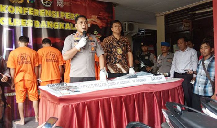 Pelaku Penadahan 7 Sepeda Motor di Bangkalan Ditangkap Polisi Pelaku Penadahan 7 Sepeda Motor di Bangkalan Ditangkap Polisi