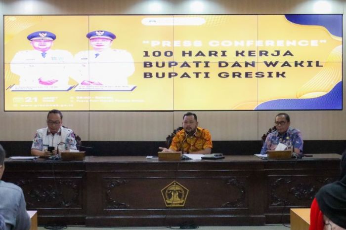 Bupati dan Wabup Gresik Beberkan Capaian Program Quick Win 100 Hari Kerja Bupati dan Wabup Gresik Beberkan Capaian Program Quick Win 100 Hari Kerja