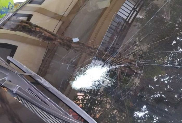 Mobil Cabup Pasuruan Gus Mujib Dilempar Batu OTK Malam Hari Mobil Cabup Pasuruan Gus Mujib Dilempar Batu OTK Malam Hari
