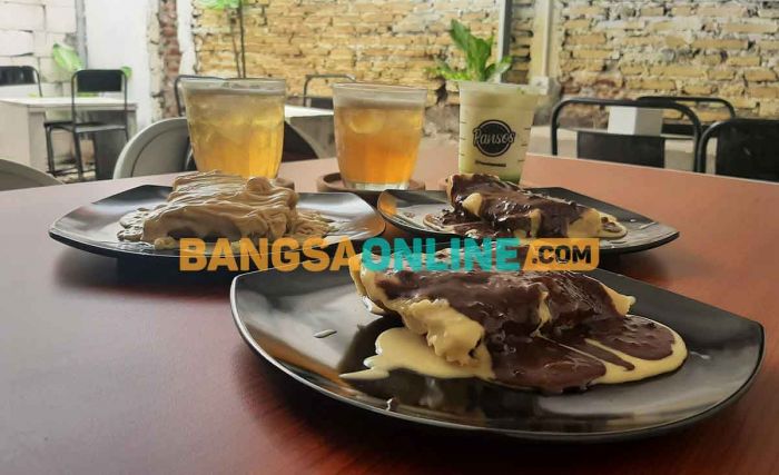Jajan Pancong Sekalian Nongkrong di Surabaya Jajan Pancong Sekalian Nongkrong di Surabaya