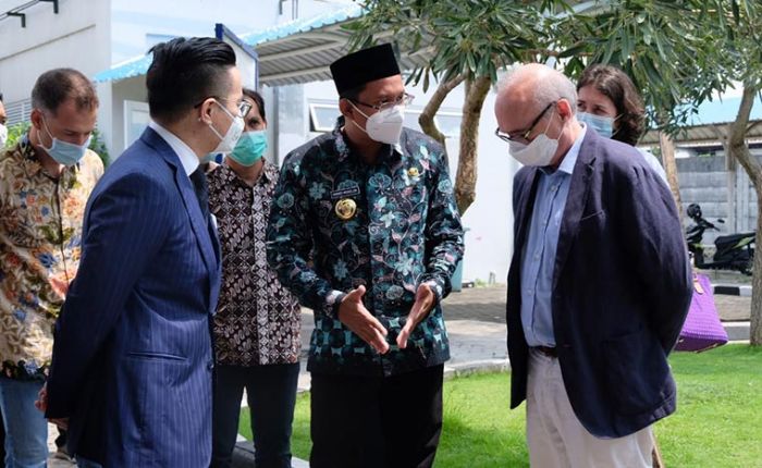 Dampingi Kunjungan Dubes Prancis, Gus Muhdlor Tegaskan Permudah Investor di Sidoarjo Dampingi Kunjungan Dubes Prancis, Gus Muhdlor Tegaskan Permudah Investor di Sidoarjo