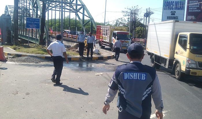 Dibongkar, Jembatan Kademangan Lama Blitar Ditutup