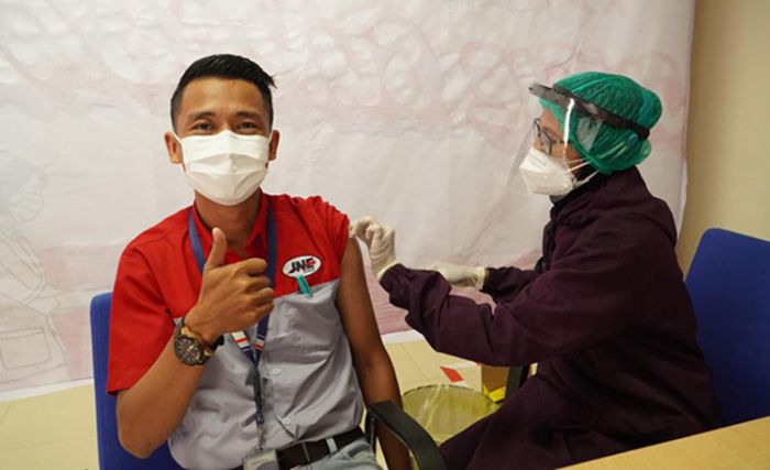 JNE Surabaya Vaksinasi 1.206 Orang Selama 4 Hari