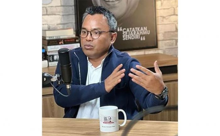 Kecewa Nepotis, Islah Bahrawi Tuding Jokowi Berperilaku seperti Khalifah Kecewa Nepotis, Islah Bahrawi Tuding Jokowi Berperilaku seperti Khalifah