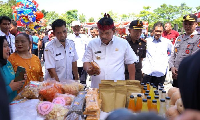 Cegah Kenaikan Harga Jelang Ramadhan, Pemkab Nganjuk Gelar Pasar Pangan Murah Cegah Kenaikan Harga Jelang Ramadhan, Pemkab Nganjuk Gelar Pasar Pangan Murah