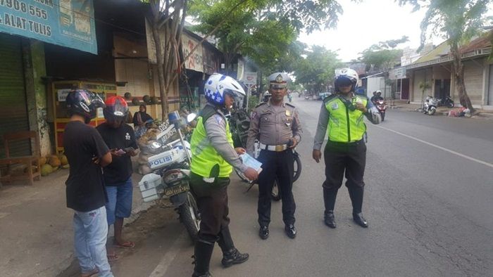 Ops Zebra Semeru 2018 di Pamekasan Tindak 3.892 Pelanggar Ops Zebra Semeru 2018 di Pamekasan Tindak 3.892 Pelanggar