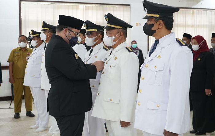 Lantik Puluhan Pejabat Struktural, Bupati Kediri Tekankan Kedisiplinan dan Keikhlasan Bekerja Lantik Puluhan Pejabat Struktural, Bupati Kediri Tekankan Kedisiplinan dan Keikhlasan Bekerja