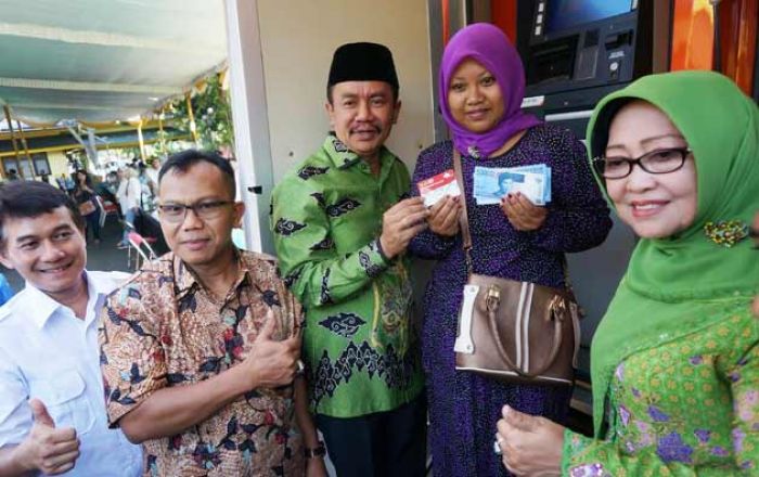 8.531 KPM PKH di Jombang Cairkan Bantuan Nontunai Perdana 8.531 KPM PKH di Jombang Cairkan Bantuan Nontunai Perdana