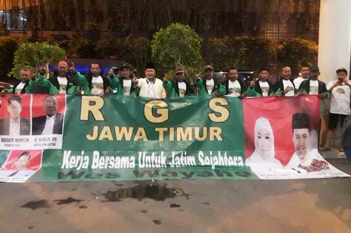 Dukung Khofifah, RGS Kerahkan Massa Ikuti Debat Publik Perdana Dukung Khofifah, RGS Kerahkan Massa Ikuti Debat Publik Perdana