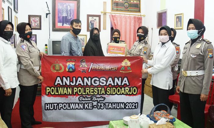 Sambut HUT Ke-73 Polisi Wanita, Polwan Polresta Sidoarjo Anjangsana ke Purnawirawan Sambut HUT Ke-73 Polisi Wanita, Polwan Polresta Sidoarjo Anjangsana ke Purnawirawan