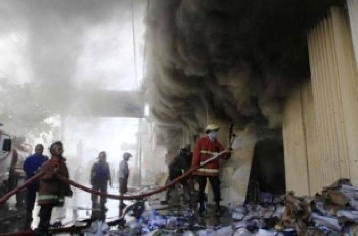 600 Kios Pasar Induk Bondowoso Hangus Terbakar 600 Kios Pasar Induk Bondowoso Hangus Terbakar