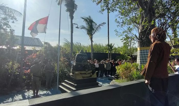 Pecinta Sepeda Tua di Kediri Turut Gelar Upacara HUT ke-78 Kemerdekaan RI Pecinta Sepeda Tua di Kediri Turut Gelar Upacara HUT ke-78 Kemerdekaan RI