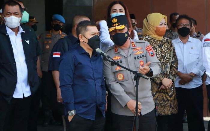 Kunker Reses Komisi III DPR RI di Mapolda Jatim, Lepas 77 Mobil Vaksinasi dan Berikan 2 Ribu Sembako Kunker Reses Komisi III DPR RI di Mapolda Jatim, Lepas 77 Mobil Vaksinasi dan Berikan 2 Ribu Sembako