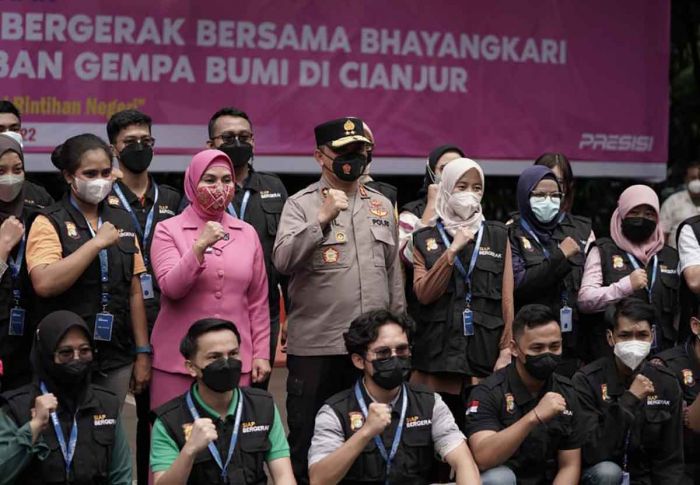 Lagi, Bhayangkari Polda Metro Jaya Kirim Relawan dan Bantuan Kemanusiaan ke Cianjur Lagi, Bhayangkari Polda Metro Jaya Kirim Relawan dan Bantuan Kemanusiaan ke Cianjur