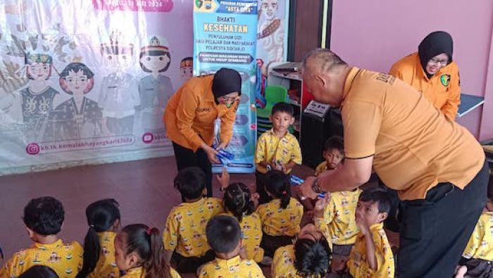 Sie Dokkes Polresta Sidoarjo Lakukan Penyuluhan Gizi bagi Pelajar dan Masyarakat Sie Dokkes Polresta Sidoarjo Lakukan Penyuluhan Gizi bagi Pelajar dan Masyarakat
