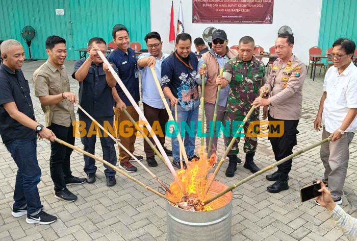 KPU Kabupaten Kediri Musnahkan Sisa Surat Suara dan Surat Suara Rusak KPU Kabupaten Kediri Musnahkan Sisa Surat Suara dan Surat Suara Rusak