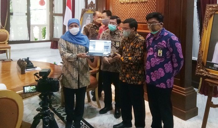 Laporkan SPT Tahunan, Khofifah: Caranya Cepat, Sangat Mudah, Tanpa Harus Datang ke Kantor Pajak Laporkan SPT Tahunan, Khofifah: Caranya Cepat, Sangat Mudah, Tanpa Harus Datang ke Kantor Pajak