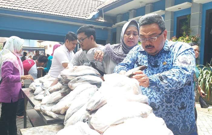 Pasar Bandeng Murah di Sidoarjo, 3 Ton Bandeng Ludes dalam Waktu 3 Jam Pasar Bandeng Murah di Sidoarjo, 3 Ton Bandeng Ludes dalam Waktu 3 Jam