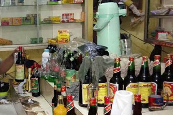 Jual Miras, Polisi Gerebek Warung di Brondong Lamongan Jual Miras, Polisi Gerebek Warung di Brondong Lamongan