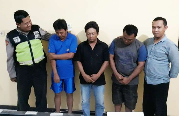 Komitmen Berantas Penyakit Masyarakat, Tiga Penjudi Remi Digulung Polsek Gempol Pasuruan Komitmen Berantas Penyakit Masyarakat, Tiga Penjudi Remi Digulung Polsek Gempol Pasuruan