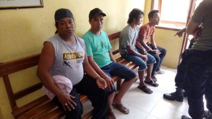 Komplotan Pemalsu Emas di Pamekasan Diamuk Massa Komplotan Pemalsu Emas di Pamekasan Diamuk Massa