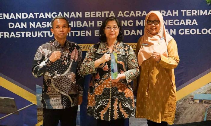 Pj Wali Kota Kediri Teken Hibah dari Badan Geologi Kementerian ESDM