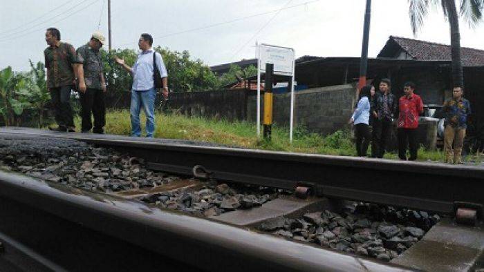 Pasca-Laka Maut, Dewan Sidoarjo Desak Perlintasan KA Gilang Dijaga Tiga Shift Pasca-Laka Maut, Dewan Sidoarjo Desak Perlintasan KA Gilang Dijaga Tiga Shift