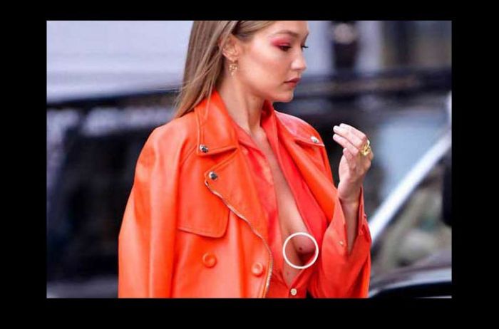 Pakai Gaun Tanpa BH, Tahi Lalat Gigi Hadid di Bawah Buah Dada Kiri Mengintip Pakai Gaun Tanpa BH, Tahi Lalat Gigi Hadid di Bawah Buah Dada Kiri Mengintip