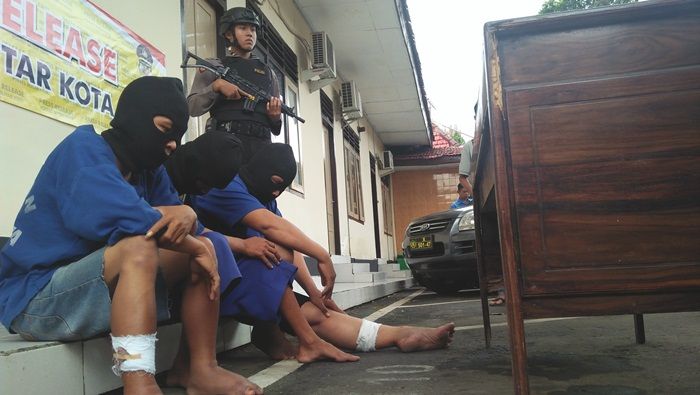 Resahkan Siswa Sekolah, Tiga Pelaku Curanmor Diamankan Polres Blitar Kota Resahkan Siswa Sekolah, Tiga Pelaku Curanmor Diamankan Polres Blitar Kota