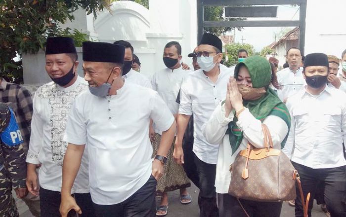Sebelum Deklarasi, Sugiri Sancoko-Lisdyarita Ziarah Makam Batoro Katong Sebelum Deklarasi, Sugiri Sancoko-Lisdyarita Ziarah Makam Batoro Katong