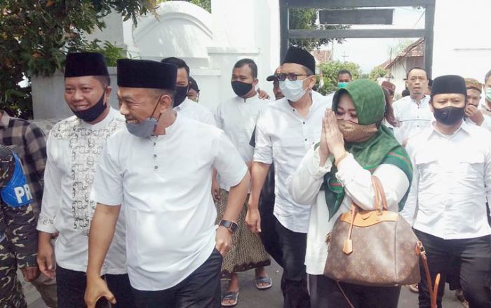 Sebelum Deklarasi, Sugiri Sancoko-Lisdyarita Ziarah Makam Batoro Katong