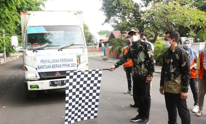 Pemkab Sidoarjo Mulai Distribusikan Bantuan Beras Kemensos ke Warga Terdampak Covid-19