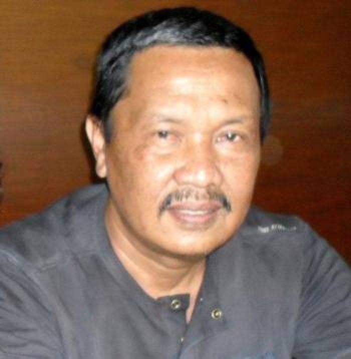 Ketua DPRD Bondowoso Tetapkan Empat Pimpinan Komisi Ketua DPRD Bondowoso Tetapkan Empat Pimpinan Komisi