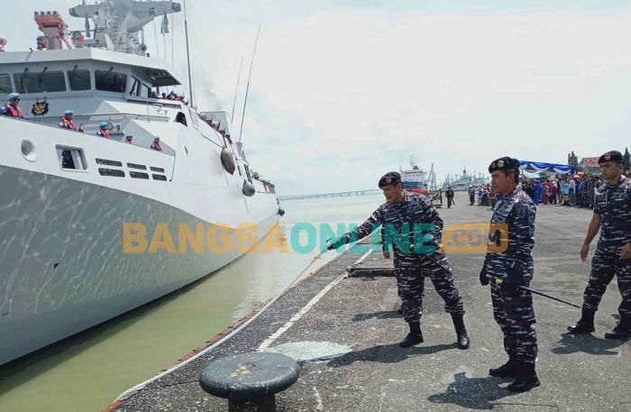 Pangkoarmada II Lepas Satgas MTF TNI Konga